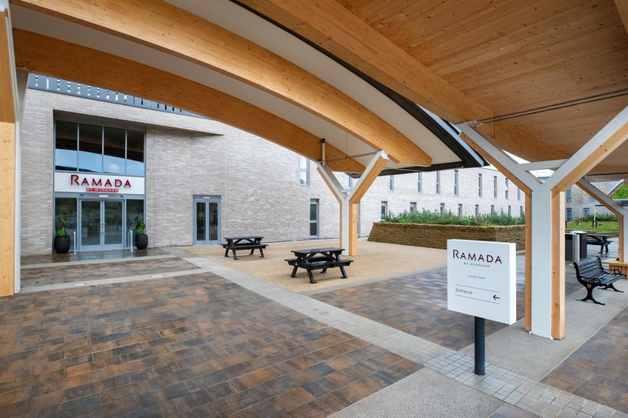 Ramada By Wyndham Leeds East Hotel Екстериор снимка